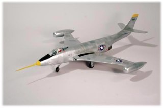 MODEL PLASTIKOWY DO SKLEJANIA LINDBERG (USA) ODRZUTOWIEC XF-88 VOODOO