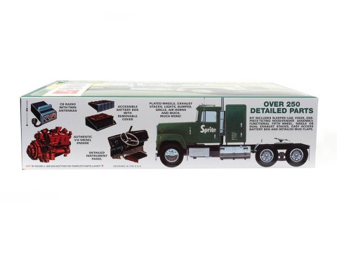 MODEL PLASTIKOWY - CIĘŻARÓWKA 1:25 INTERNATIONAL TRANSTAR 4300 EAGLE SPRITE MODEL PLASTIKOWY - CIĘŻARÓWKA 1:25 INTERNATIONAL TRANSTAR 4300 EAGLE SPRITE